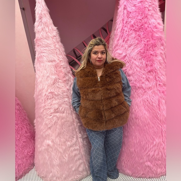 Meet your Posher, Maria - Picture 3 of 4